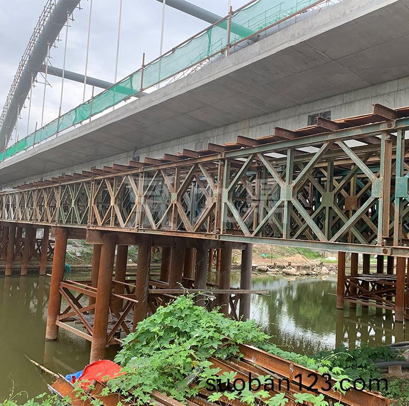 南京(jing)瑞(rui)雪路(lu)跨(kua)上(shang)壩河大橋(qiao)上(shang)部(bu)結(jie)構現澆樑(liang)鋼支(zhi)撐(cheng)