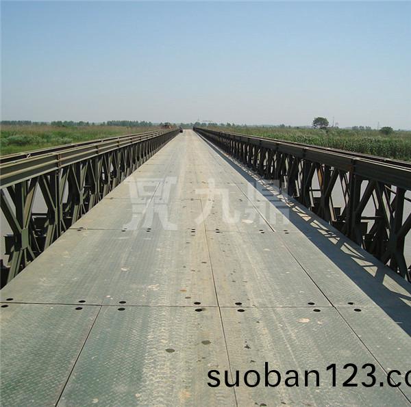 鋼(gang)棧(zhan)橋(qiao)拼裝對孔(kong)時(shi)承(cheng)受荷載(zai)