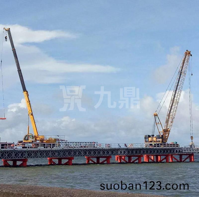 貝(bei)雷(lei)橋安(an)裝后(hou)進(jin)行調直校整